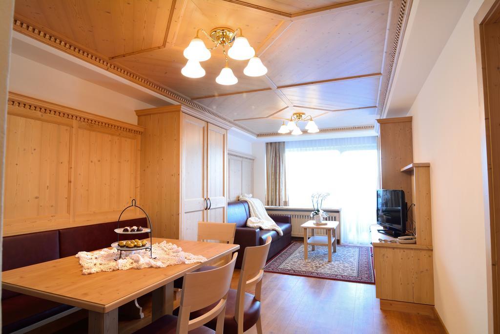 Residence Isabell Sëlva di Val Gardena Eksteriør billede