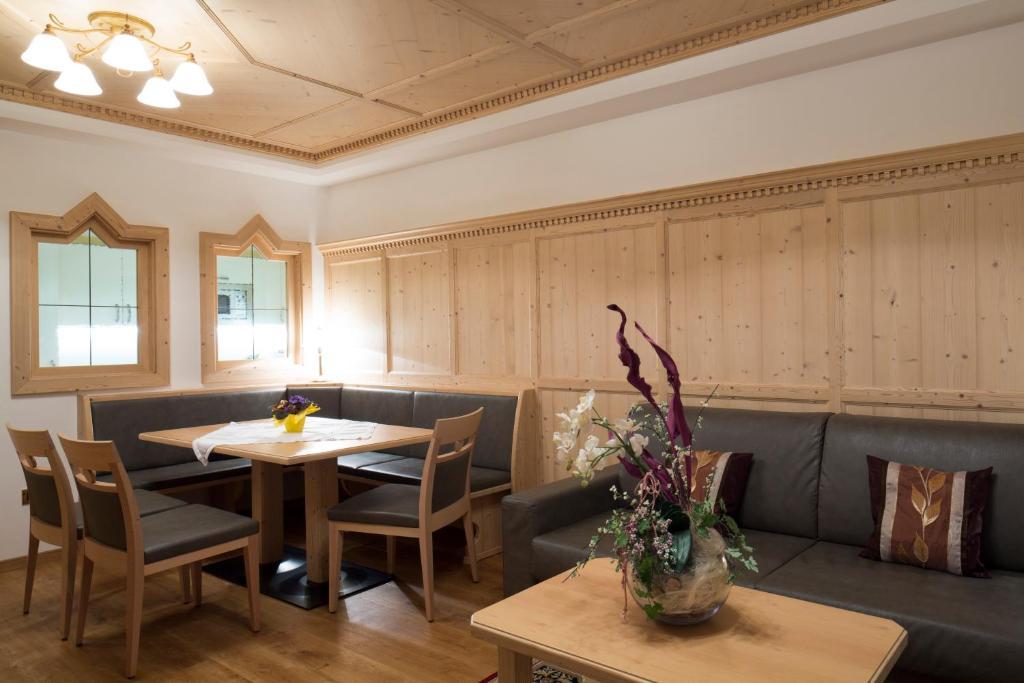 Residence Isabell Sëlva di Val Gardena Eksteriør billede